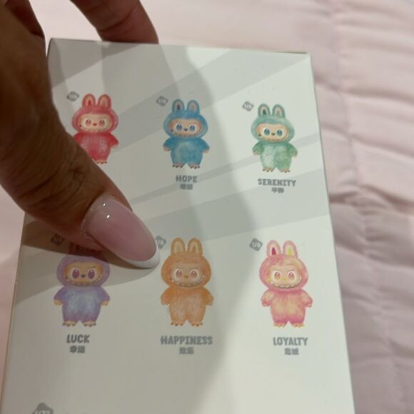 Big into energy labubu “happiness” - Picture 3 of 8